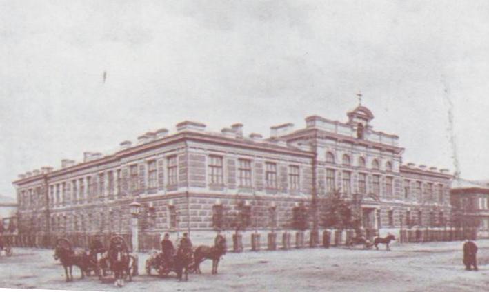 Здание мужской классической гимназии в Красноярске